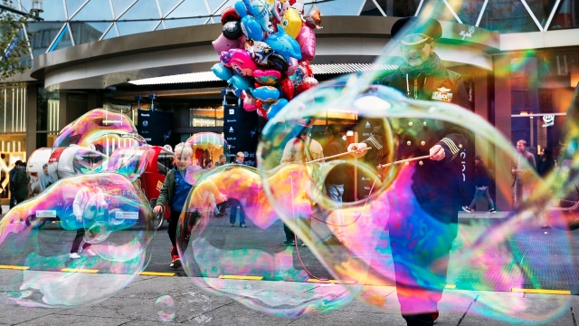 FORGET BITCOIN: There’s an $8 trillion bubble in global markets waiting to pop