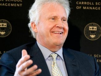 Former GE CEO Jeff Immelt used to have an empty private jet fly next to his — just in case there were delays (GE)