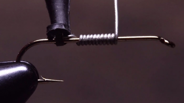 Video: How to Wrap Lead-Free Wire on the Hook